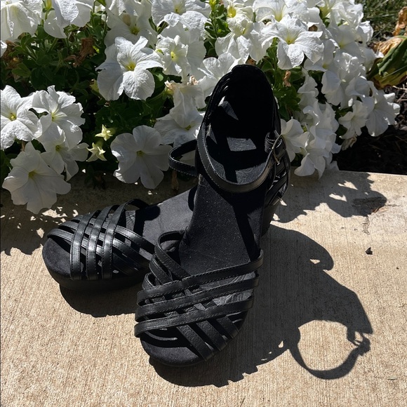 Skechers Women's Black Strappy Sandals - Picture 1 of 5